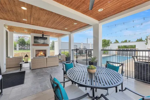 $1,295,000 | 5270 Town And Country Boulevard, Unit 124, Frisco, TX 75034