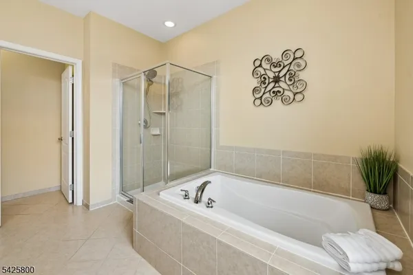 $1,050,000 | 20 Gable Walk, Unit 20, Livingston, NJ 07039
