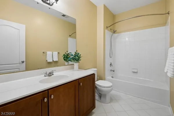$1,050,000 | 20 Gable Walk, Unit 20, Livingston, NJ 07039