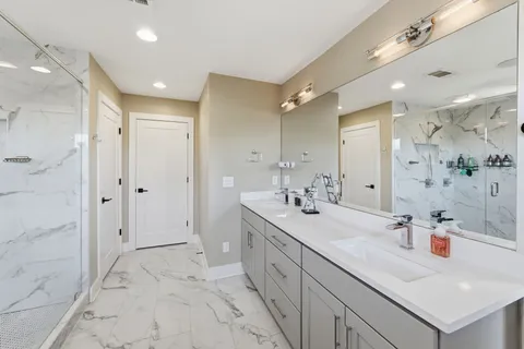 $1,400,000 | 1606 10th Avenue North, Nashville, TN 37208