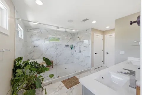 $1,400,000 | 1606 10th Avenue North, Nashville, TN 37208