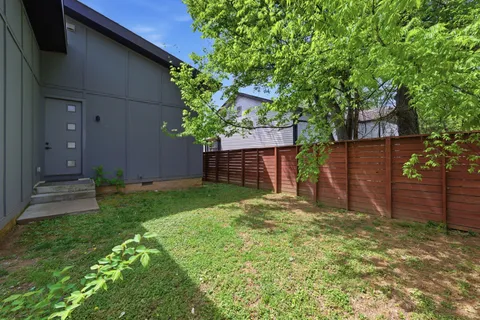 $1,400,000 | 1606 10th Avenue North, Nashville, TN 37208
