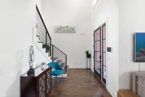 $1,400,000 | 1606 10th Avenue North, Nashville, TN 37208
