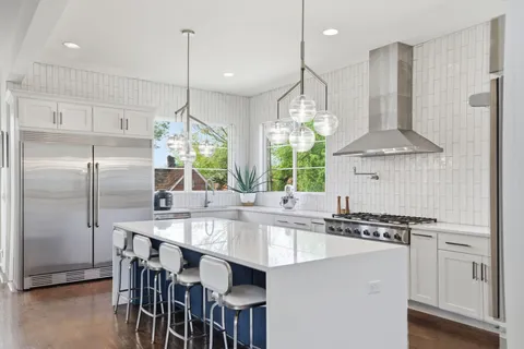 $1,400,000 | 1606 10th Avenue North, Nashville, TN 37208