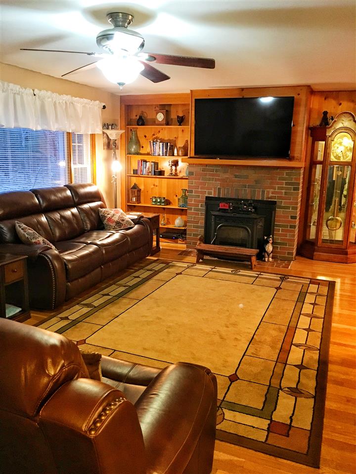 741 Robinson Road Pembroke, NH 03275 - Photo 3 of 21
