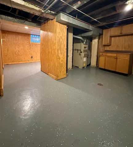 a view of utility room