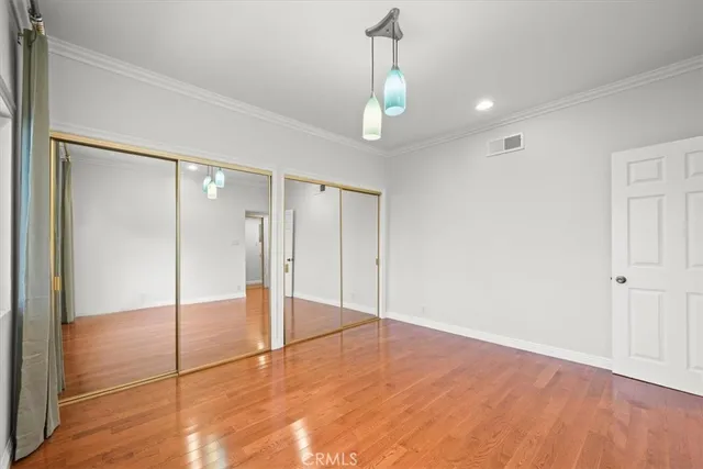 a house view with a outdoor space