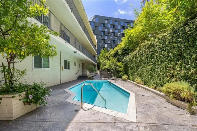 $3,900 | 1228 North La Cienega Boulevard, Unit 203, West Hollywood, CA 90069