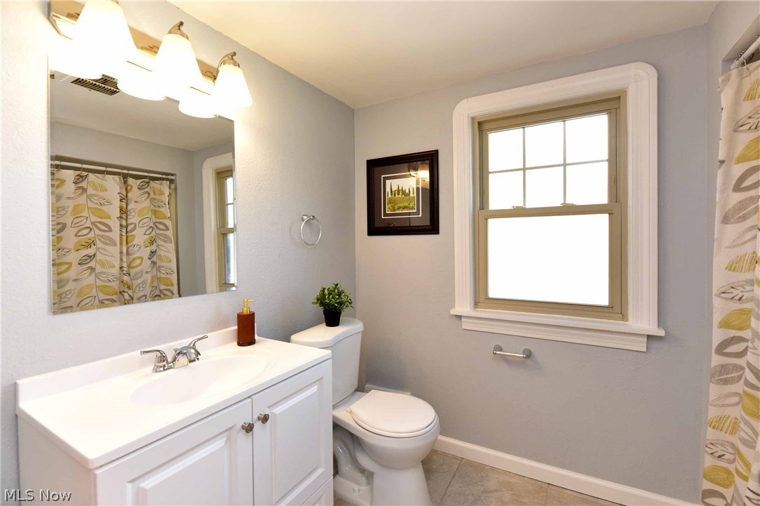 1313 Winston Road Cleveland, OH 44121 - Photo 18 of 25