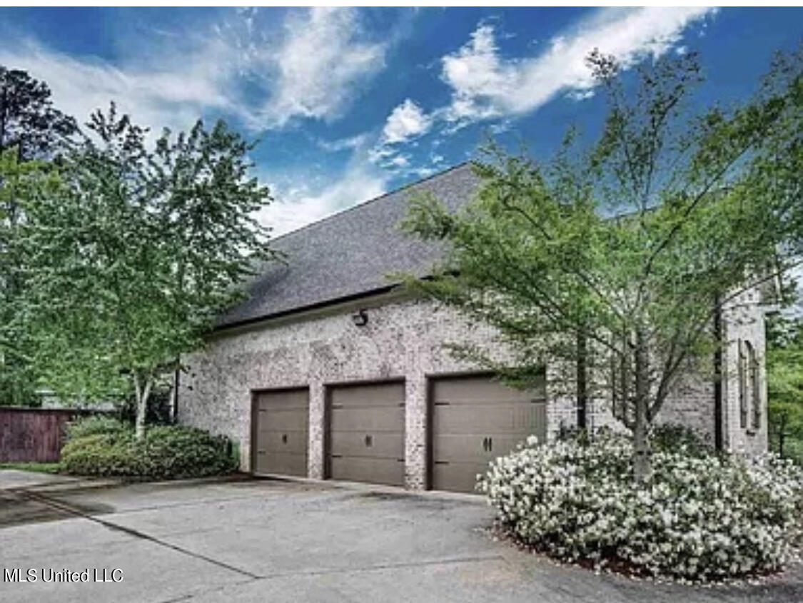 718 Inheritance Place Flowood, MS 39232 - Photo 4 of 9 1446EED7-77EA-4709-B500-1562C31C2E5B