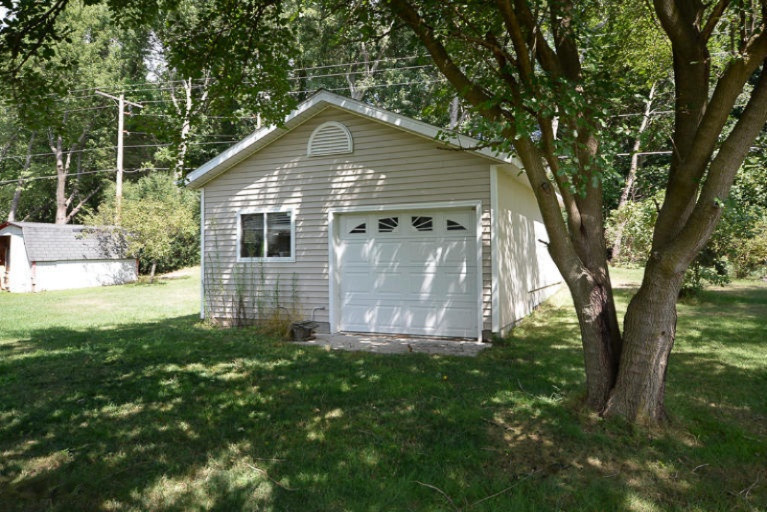 604 Lakeview Road Paw Paw, MI 49079 - Photo 17 of 21 Pole Barn / Man Cave