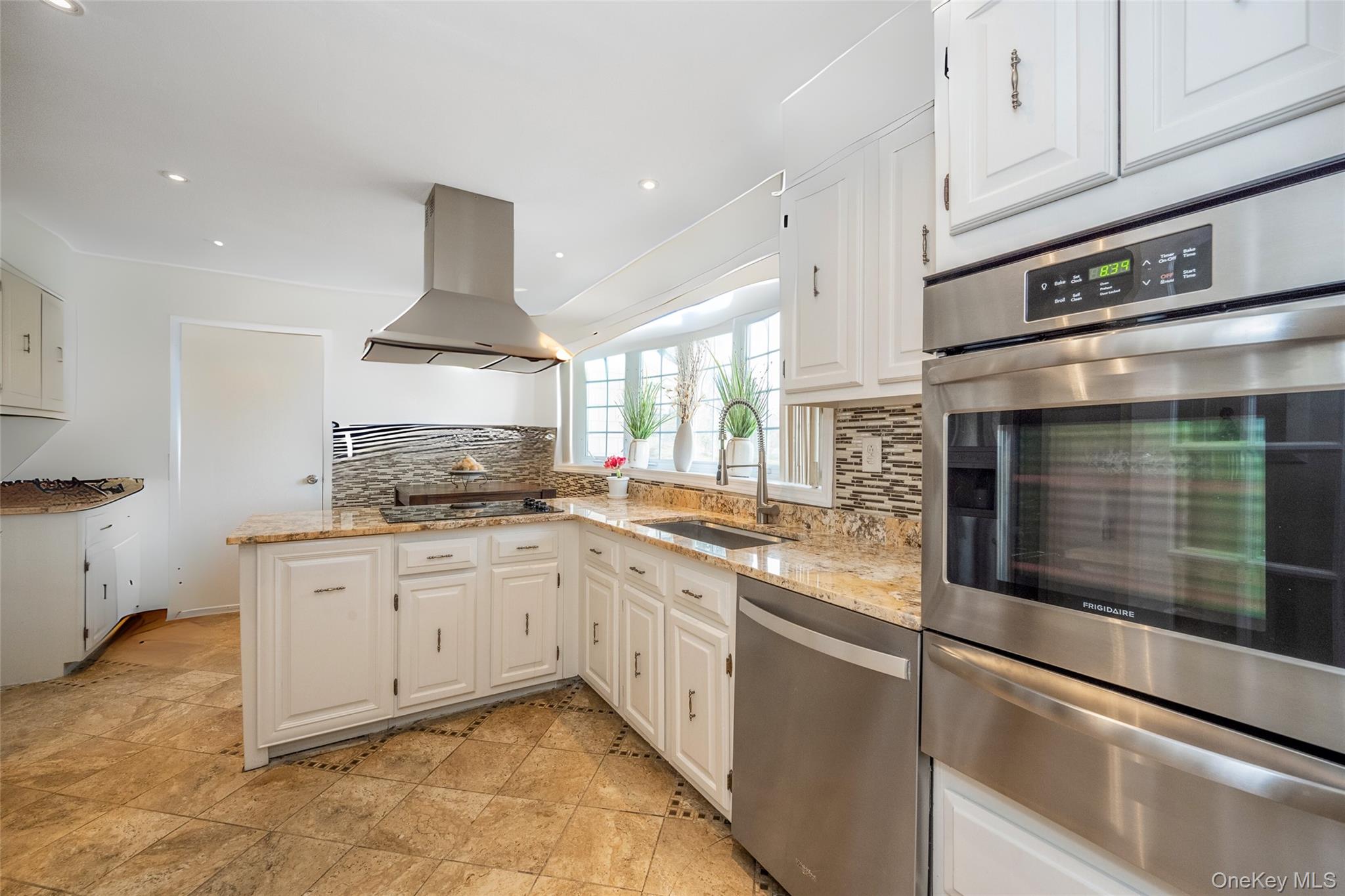 11 Meadowlark Road Rye Brook, NY 10573 - Photo 11 of 34 Stainless Steel appliances