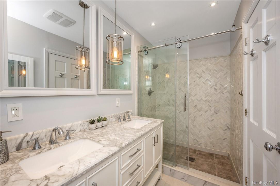 11 Meadowlark Road Rye Brook, NY 10573 - Photo 17 of 34 Primary Bath