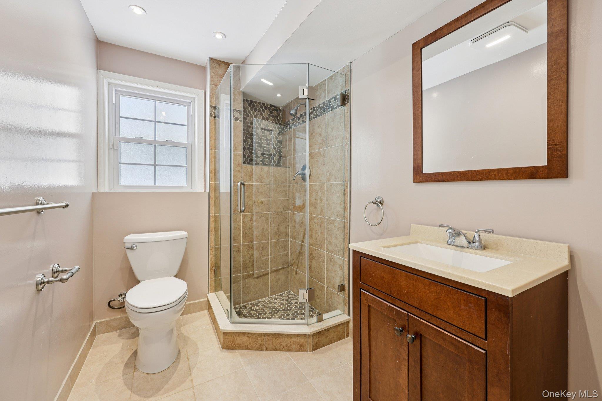 11 Meadowlark Road Rye Brook, NY 10573 - Photo 25 of 34 Guest Bath