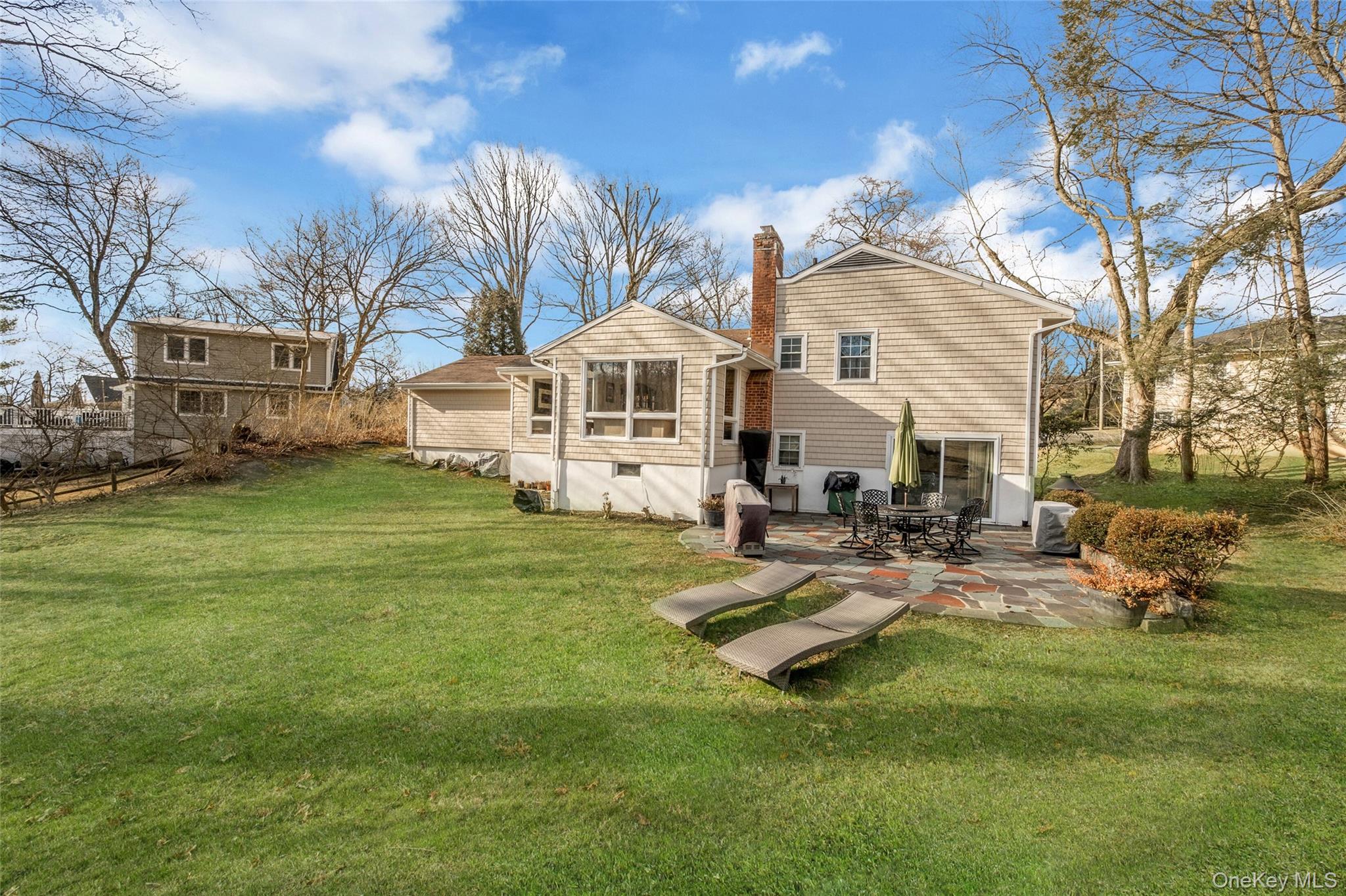 11 Meadowlark Road Rye Brook, NY 10573 - Photo 3 of 34 Perfect for those that love to entertain