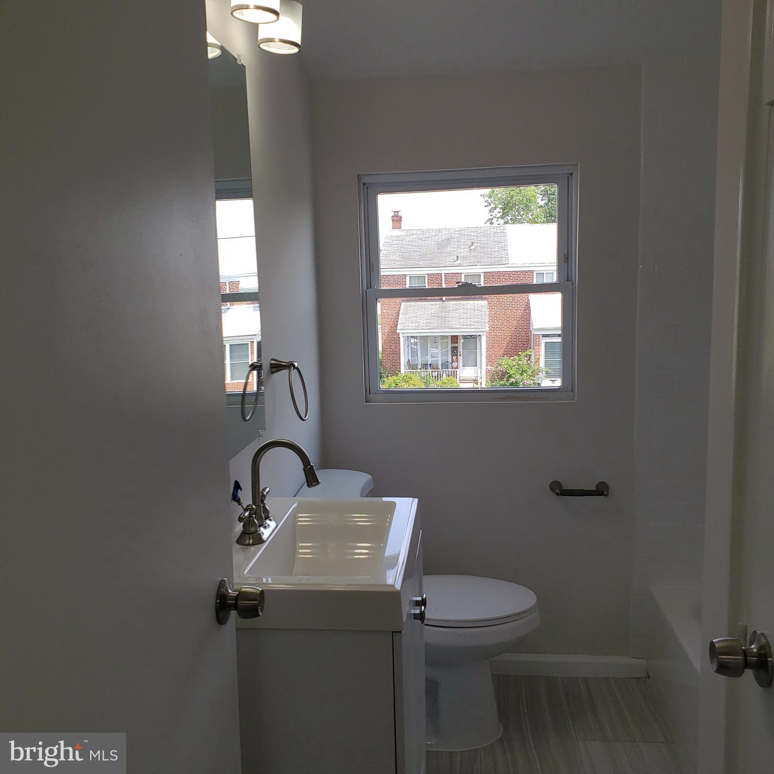 2000 Ormand Road Baltimore, MD 21222 - Photo 35 of 49 Upstairs bath