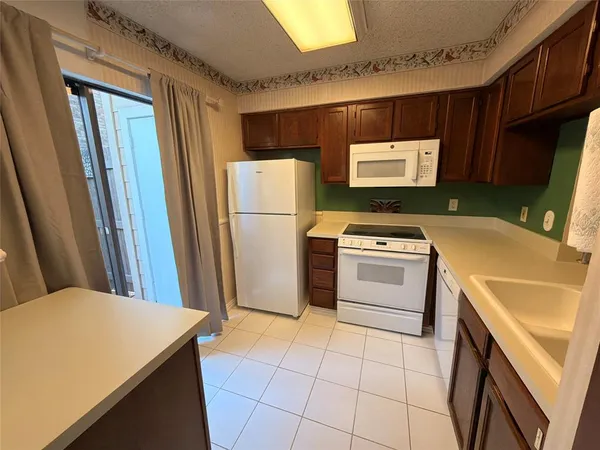 $1,550 | 2327 Torrington Drive, Unit C, Arlington, TX 76012