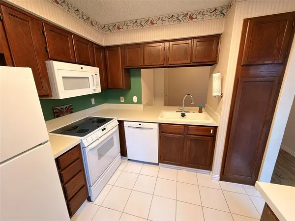 $1,550 | 2327 Torrington Drive, Unit C, Arlington, TX 76012