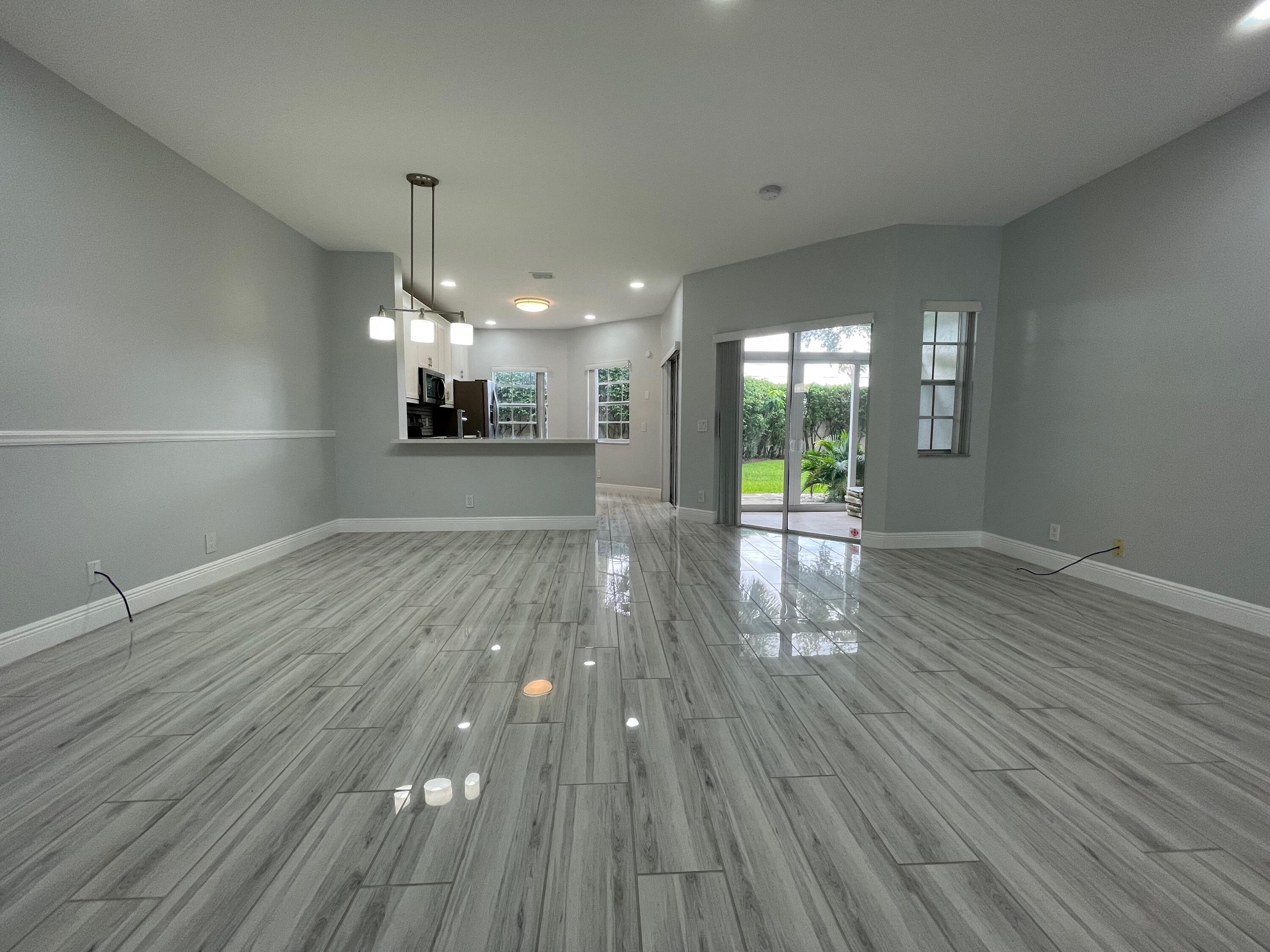6526 Via Regina Boca Raton, FL 33433 - Photo 2 of 16 IMG_1271