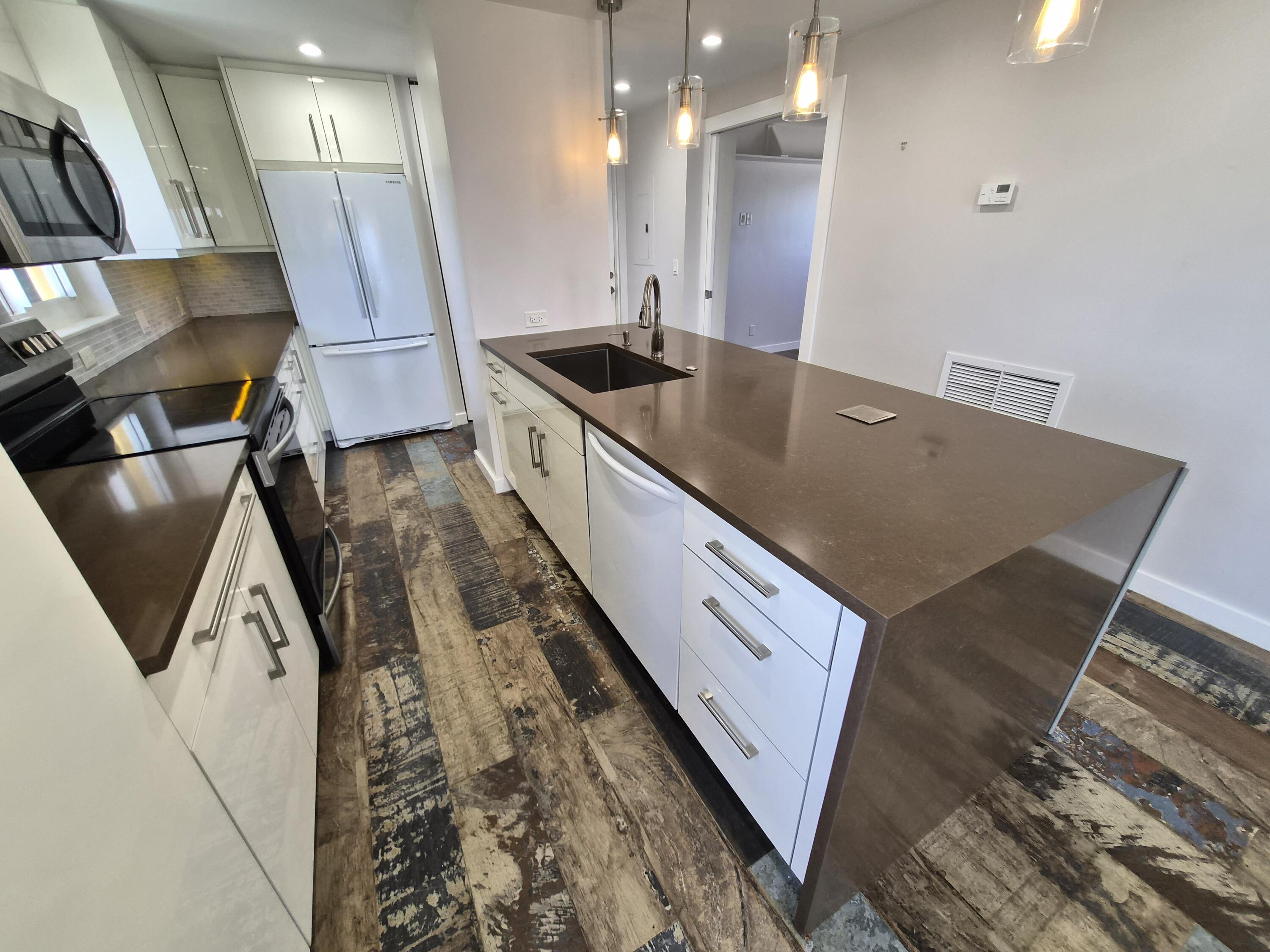 1815 North Surf Road, Unit 404 Hollywood, FL 33019 - Photo 19 of 35 20260709_121029