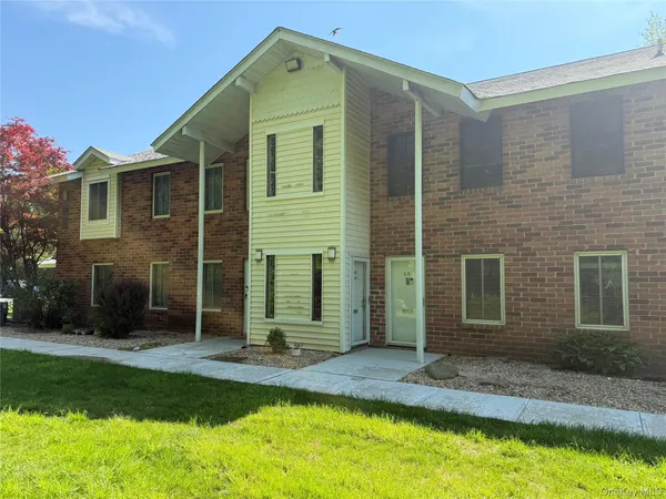 $199,990 | 5 Laramie Court, Unit 5, Coram, NY 11727