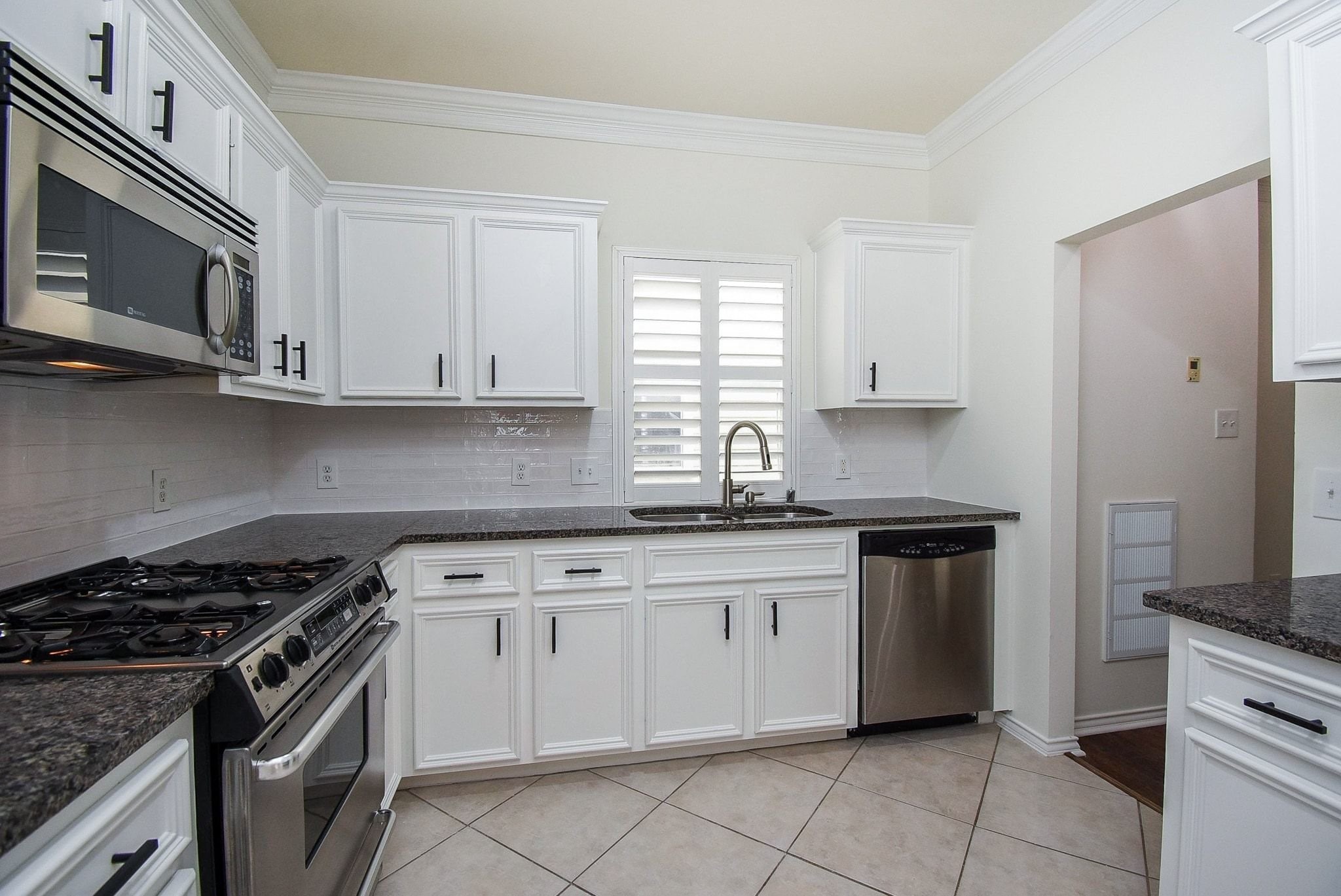 1622 West 25th Street Houston, TX 77008 - Photo 16 of 28