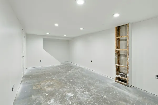 $174,900 | 3924 Wedgewood Drive, Lansing, MI 48911