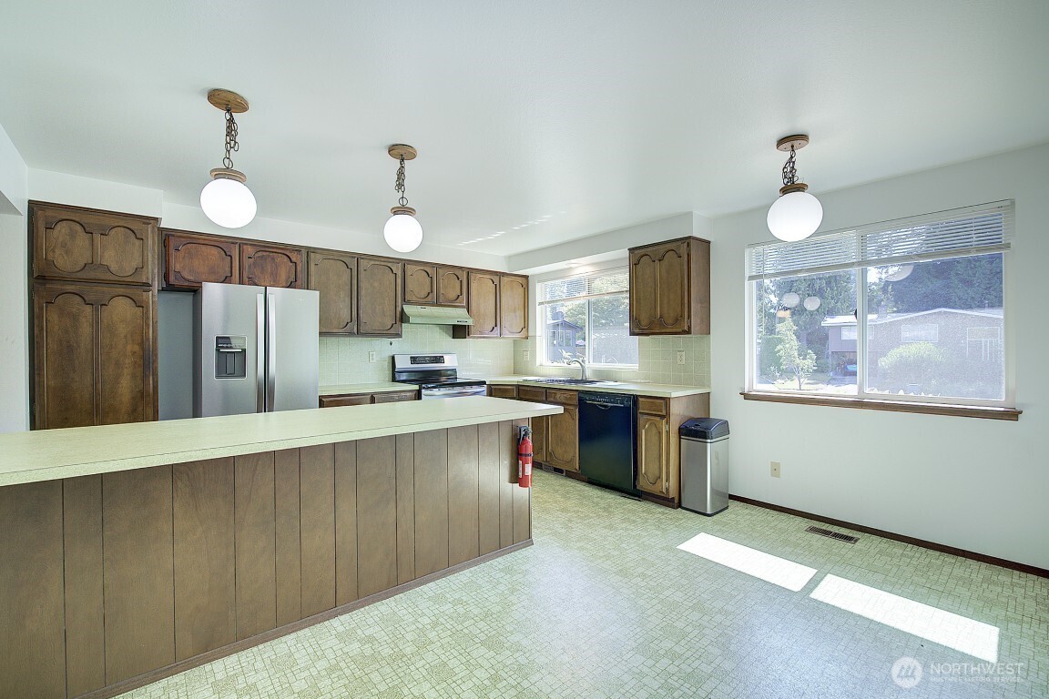 8435 198th Place Southwest Edmonds, WA 98026 - Photo 3 of 29