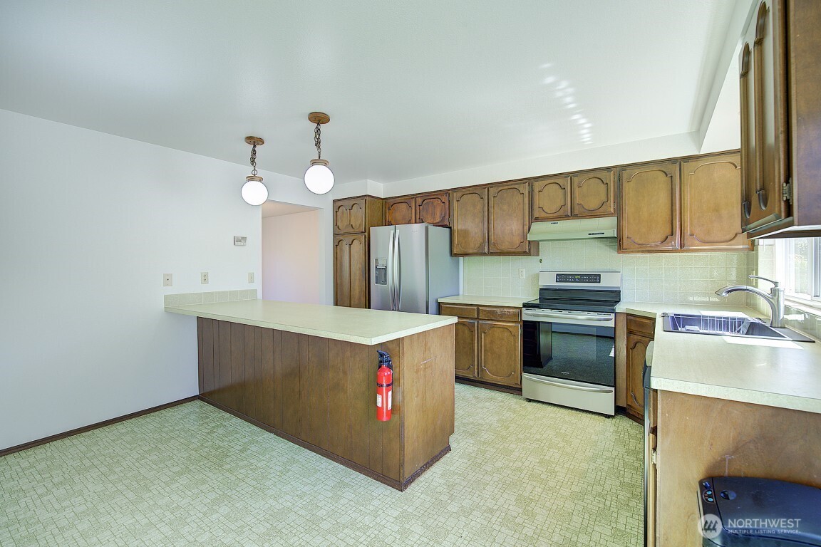8435 198th Place Southwest Edmonds, WA 98026 - Photo 4 of 29