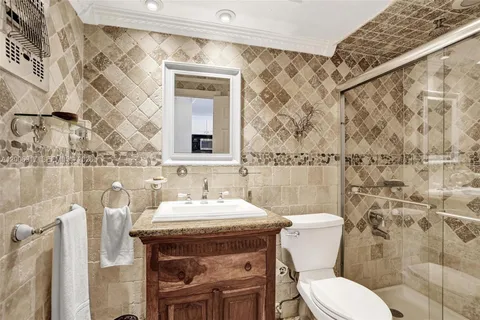 $240,000 | 1105 South Riverside Drive, Unit 107, Pompano Beach, FL 33062