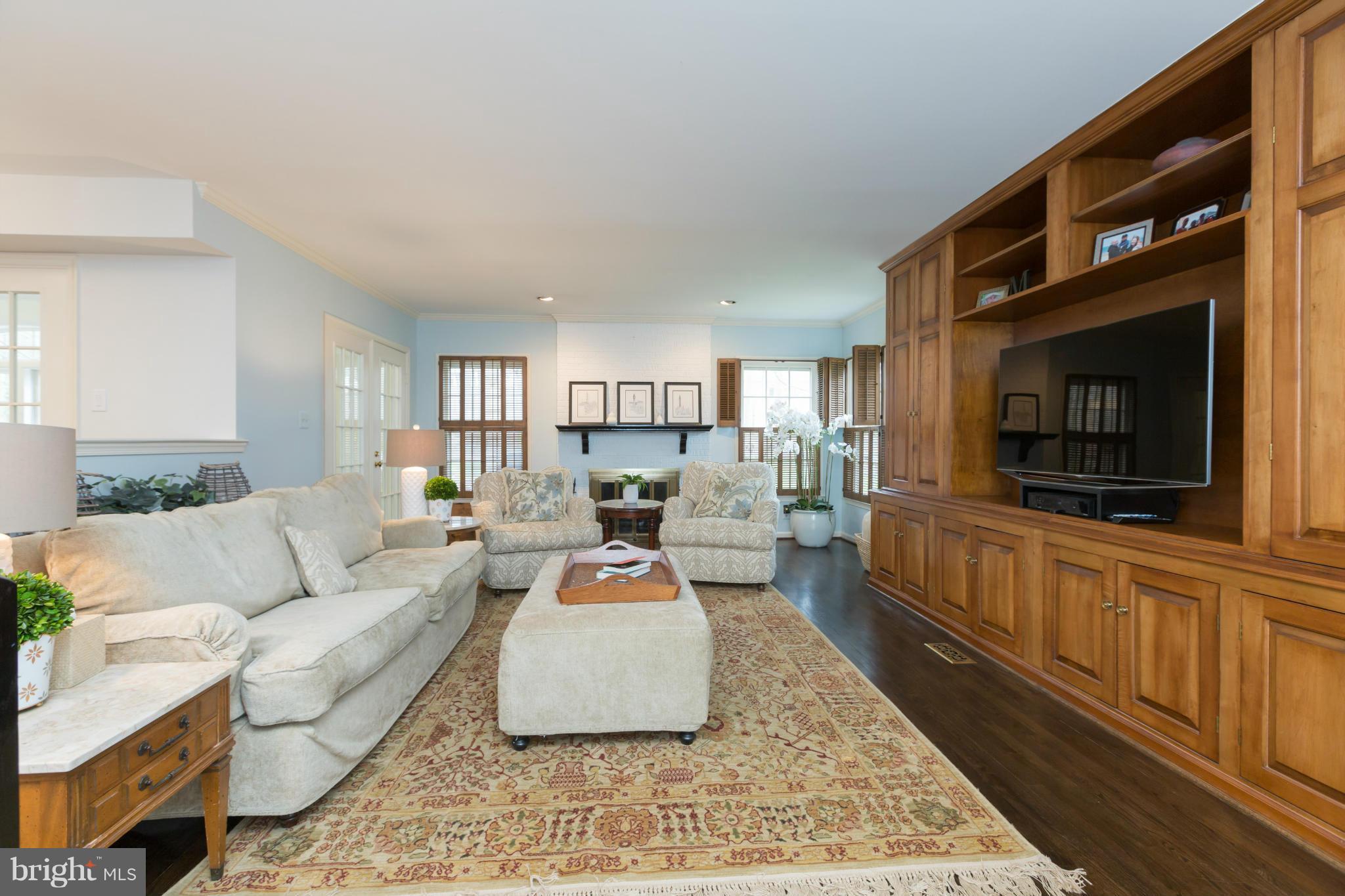 805 Ridge Drive McLean, VA 22101 - Photo 12 of 30 Family Room