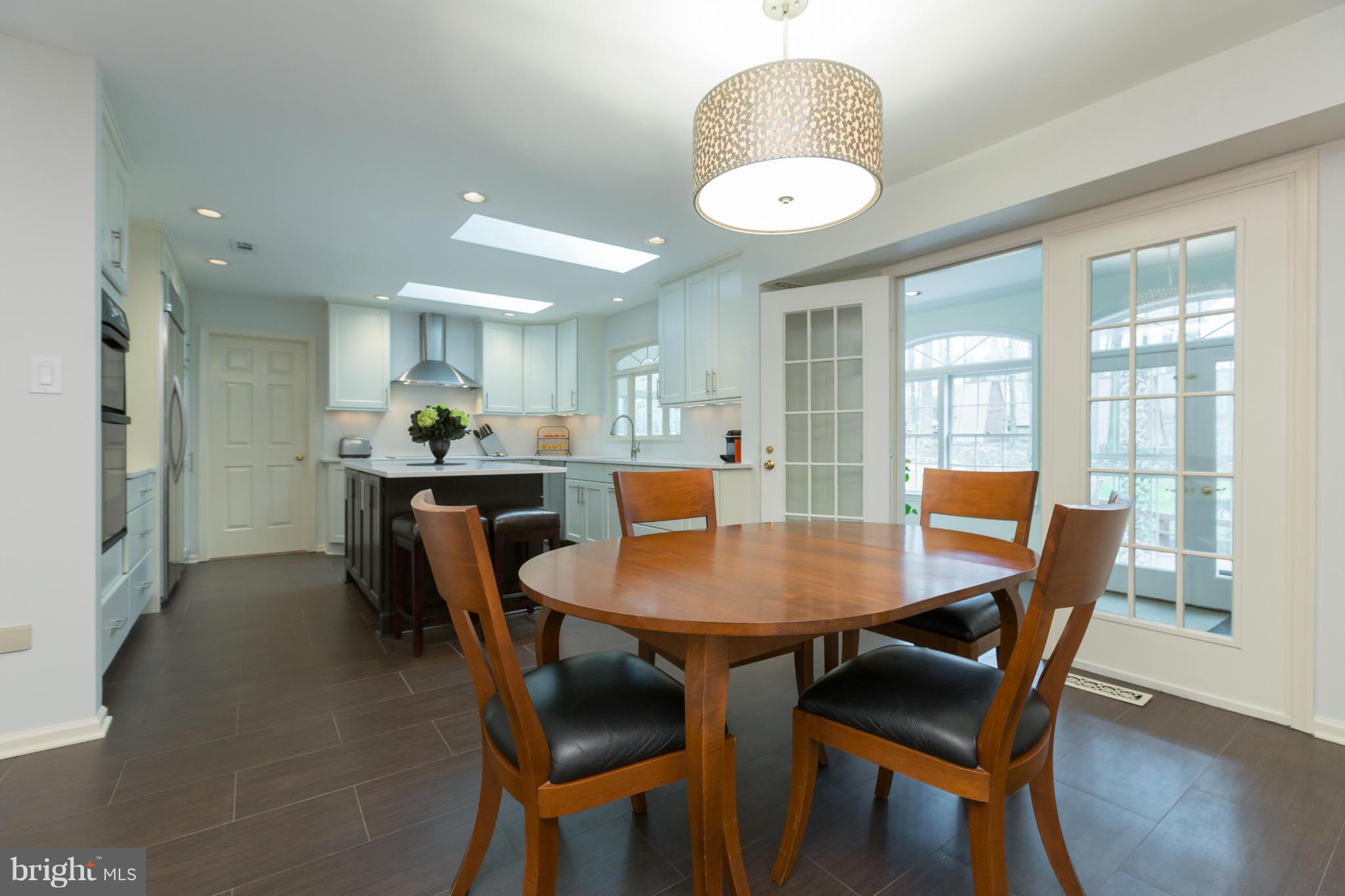 805 Ridge Drive McLean, VA 22101 - Photo 8 of 30 Kitchen