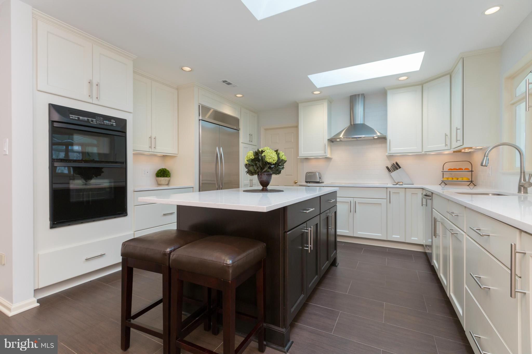 805 Ridge Drive McLean, VA 22101 - Photo 9 of 30 Kitchen