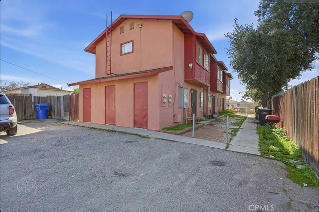 $450,000 | 1024 Bernard Street, Bakersfield, CA 93305