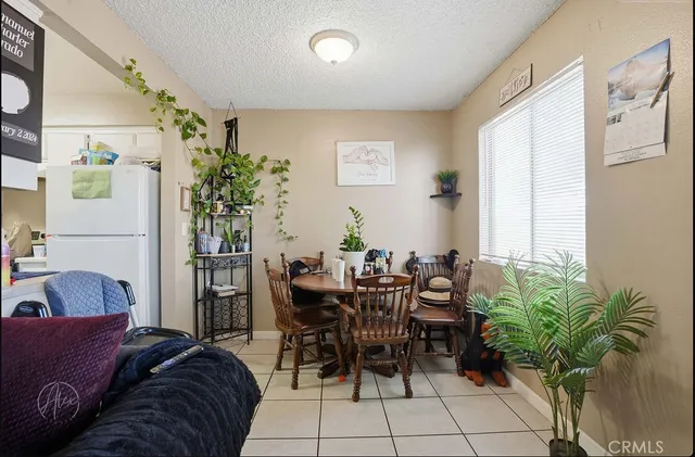 a view of a livingroom with furniture