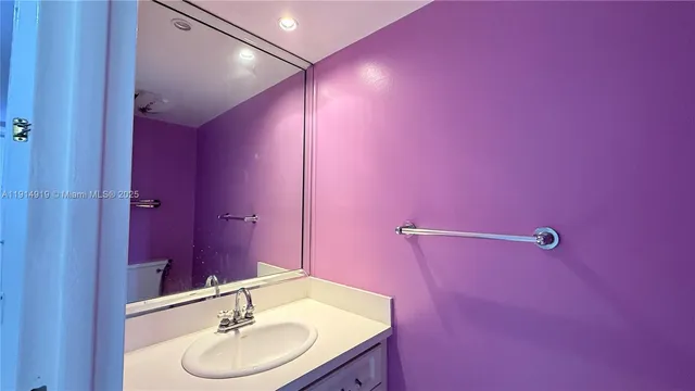 $2,650 | 555 Northeast 15th Street, Unit 31D, Miami, FL 33132