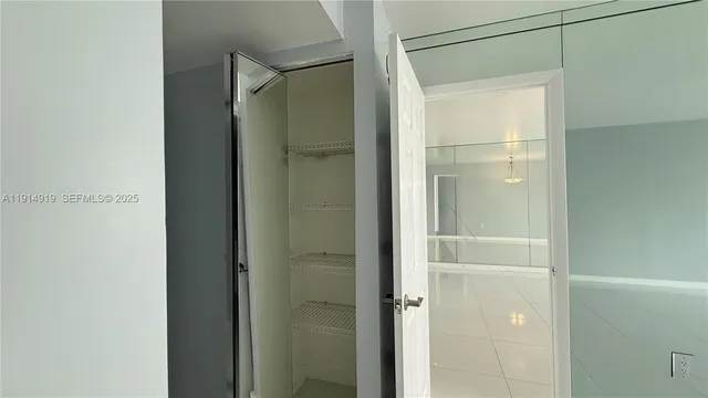 $2,650 | 555 Northeast 15th Street, Unit 31D, Miami, FL 33132