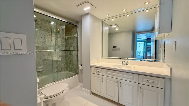 $2,650 | 555 Northeast 15th Street, Unit 31D, Miami, FL 33132