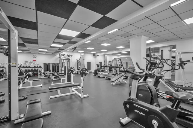 $2,650 | 555 Northeast 15th Street, Unit 31D, Miami, FL 33132