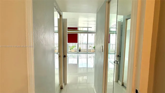 $2,650 | 555 Northeast 15th Street, Unit 31D, Miami, FL 33132