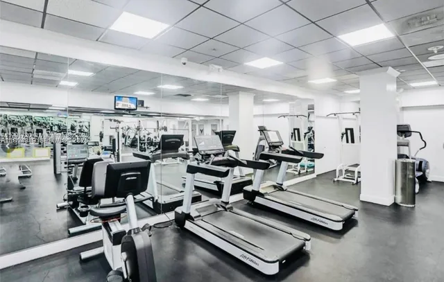 $2,650 | 555 Northeast 15th Street, Unit 31D, Miami, FL 33132