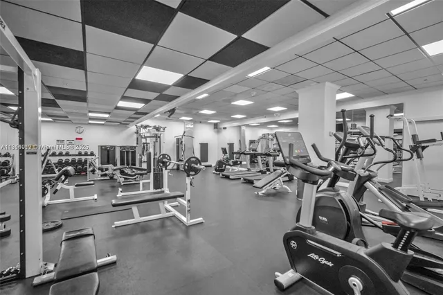 $2,650 | 555 Northeast 15th Street, Unit 31D, Miami, FL 33132