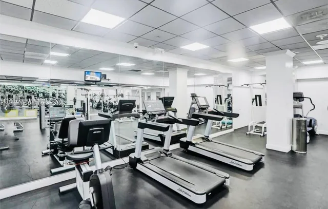 $2,650 | 555 Northeast 15th Street, Unit 31D, Miami, FL 33132