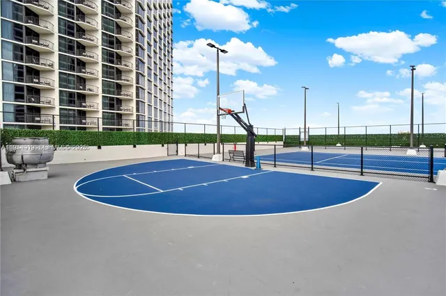 $2,650 | 555 Northeast 15th Street, Unit 31D, Miami, FL 33132