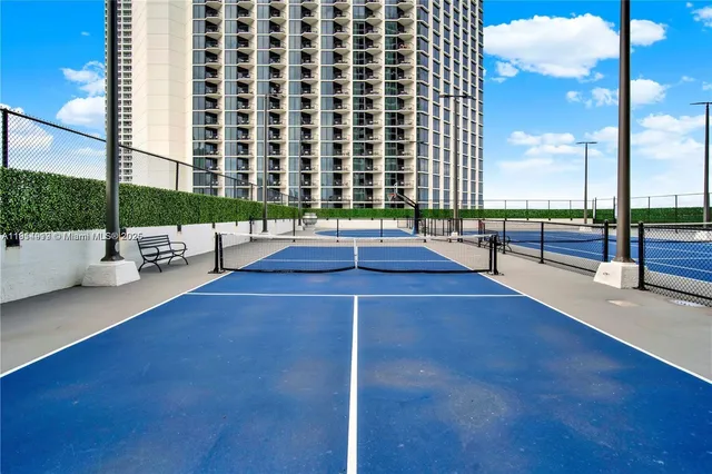 $2,650 | 555 Northeast 15th Street, Unit 31D, Miami, FL 33132