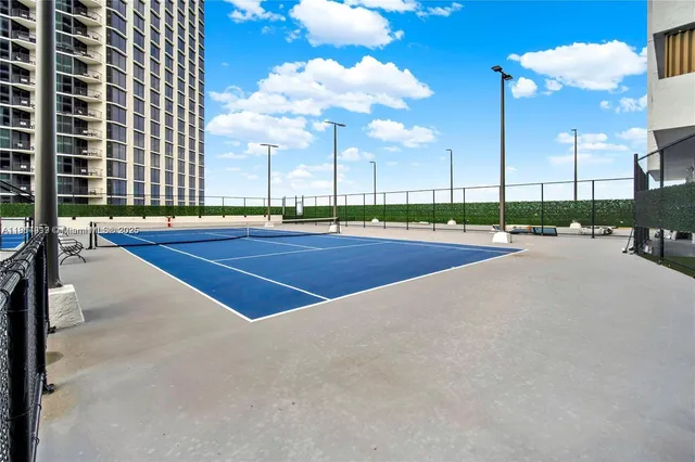 $2,650 | 555 Northeast 15th Street, Unit 31D, Miami, FL 33132