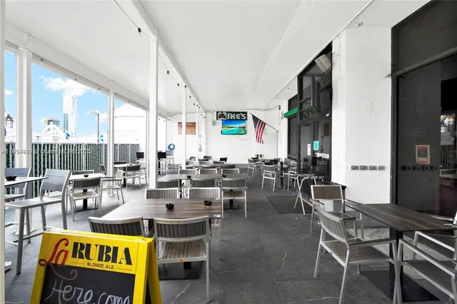 $2,650 | 555 Northeast 15th Street, Unit 31D, Miami, FL 33132