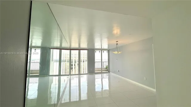 $2,650 | 555 Northeast 15th Street, Unit 31D, Miami, FL 33132