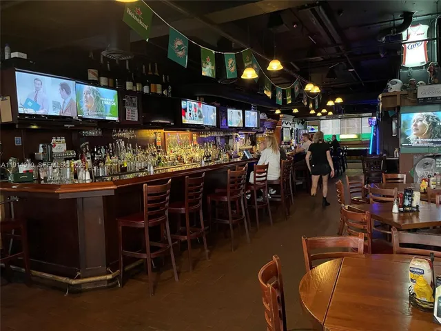 $2,650 | 555 Northeast 15th Street, Unit 31D, Miami, FL 33132