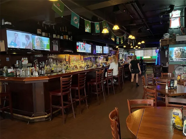 $2,650 | 555 Northeast 15th Street, Unit 31D, Miami, FL 33132